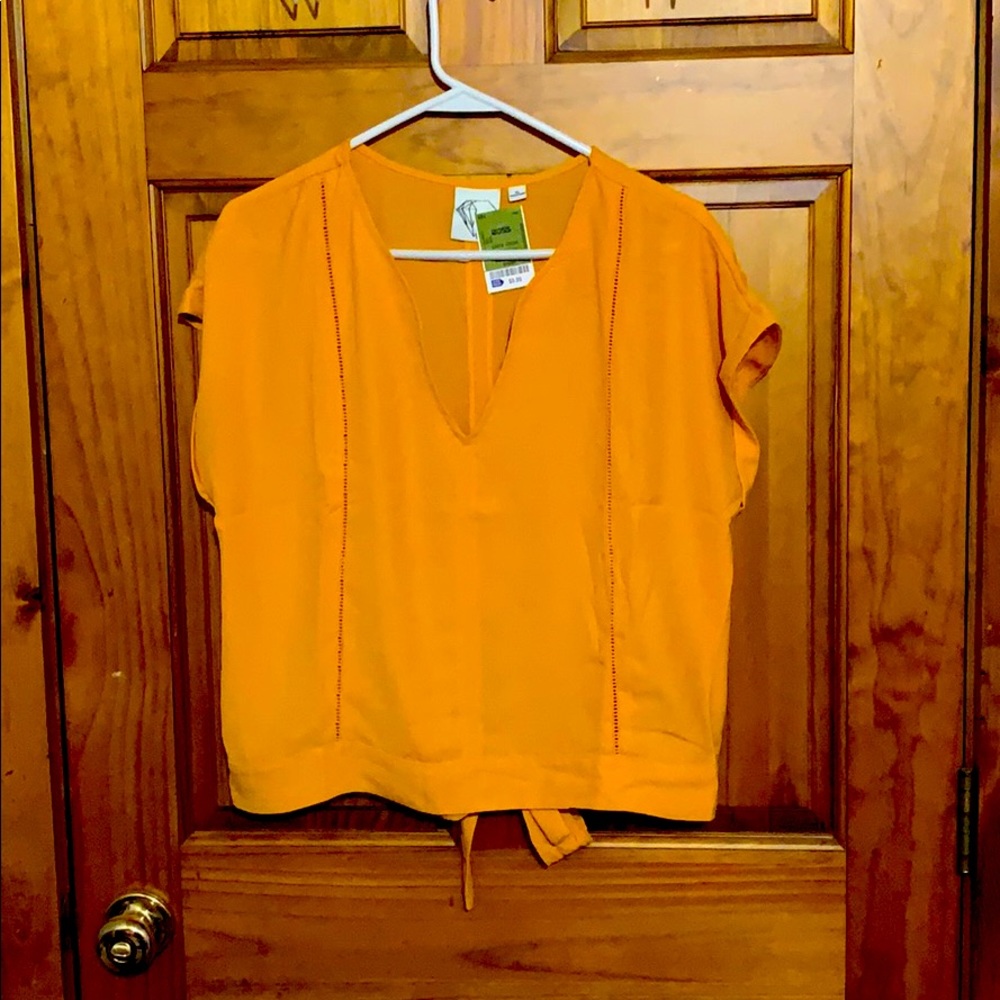 NWT women’s yellow polyester v neck blouse sz xl